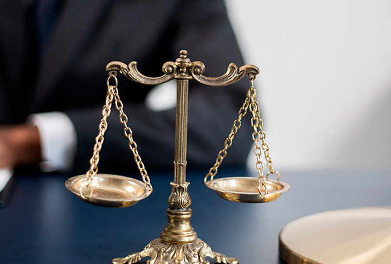 Commercial Lawyer